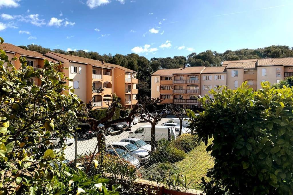 Charmant Studio Costebelle Proche Gare, Terrasse Et Parking Gratuit Daire Hyères Dış mekan fotoğraf